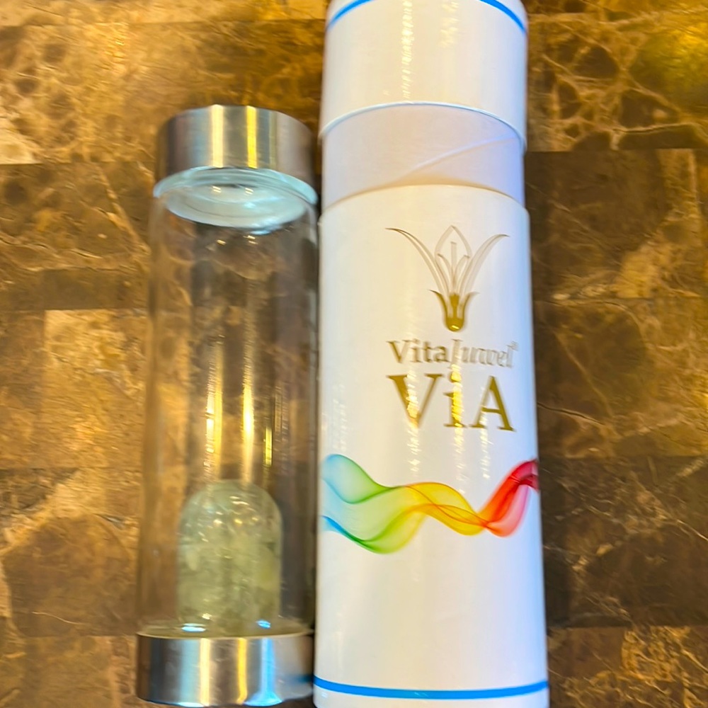 Vital via water decanter
